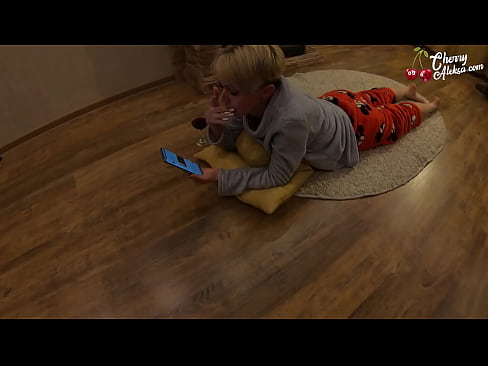 ❤️ La rossa boja xucla una polla enorme xucla i rebota sobre ella - Sexe anal ️❌ Vídeo sexual a nosaltres ❌