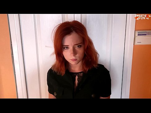 ❤️ La guàrdia de seguretat va castigar a una dona bonica per robar - Cum a la boca ️❌ Vídeo sexual a nosaltres ❌
